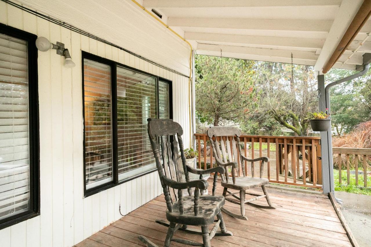 Cozy Home For Families With Game Room & Playground Ridgefield Exterior photo