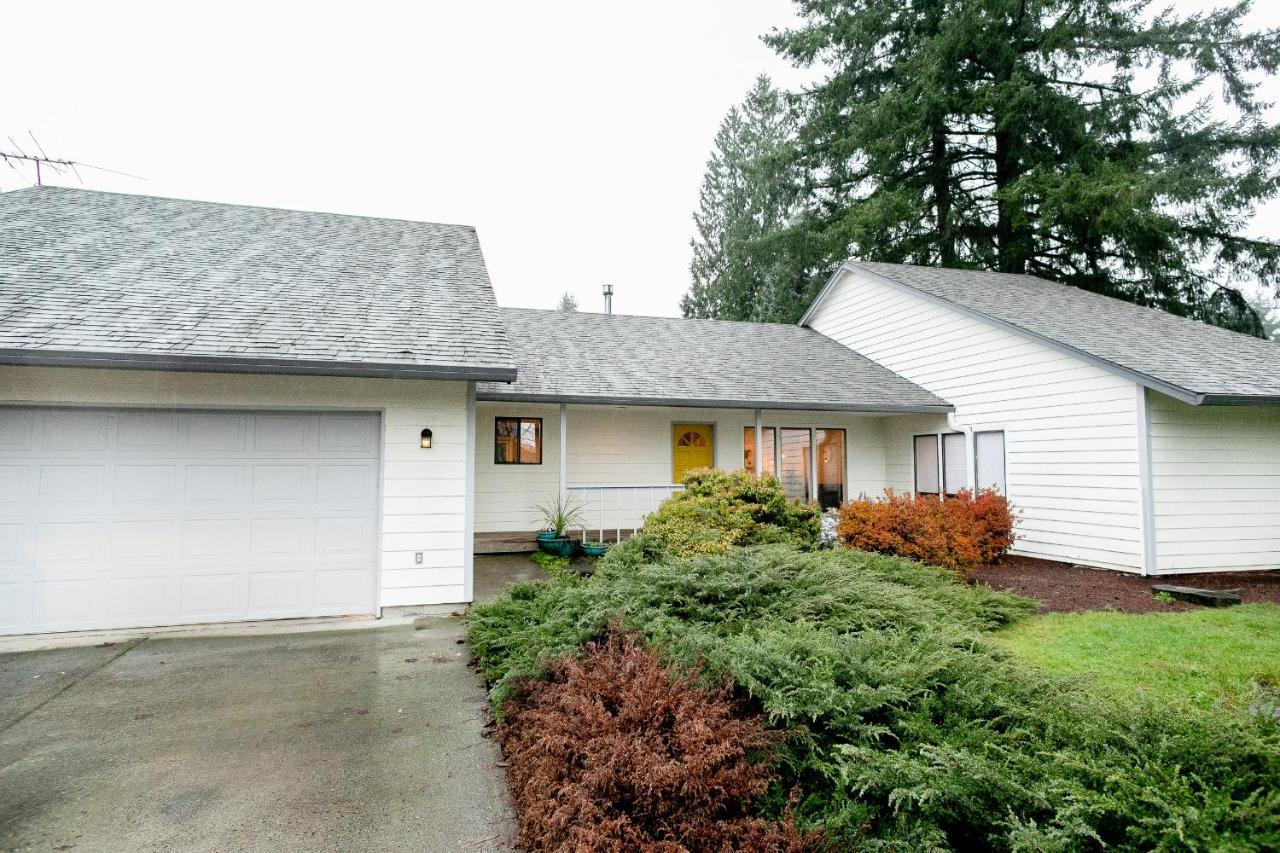 Cozy Home For Families With Game Room & Playground Ridgefield Exterior photo