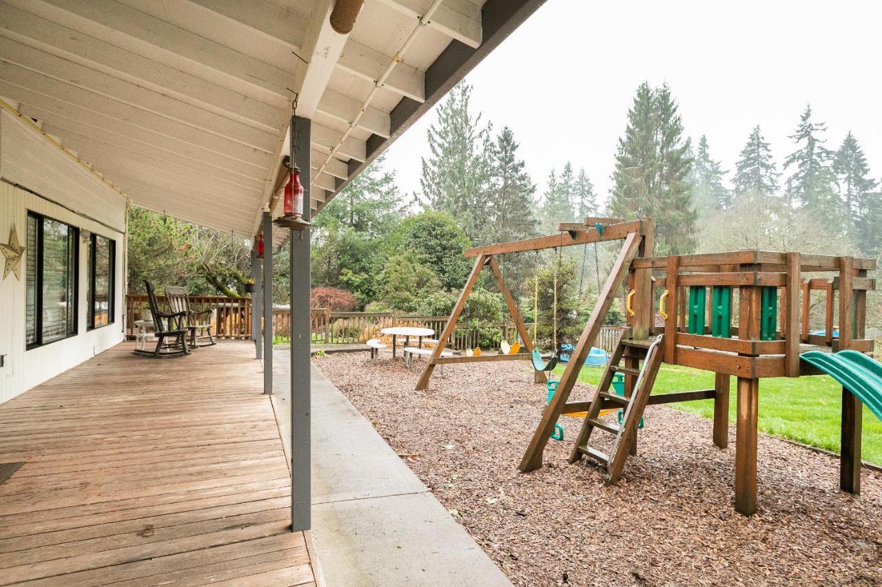 Cozy Home For Families With Game Room & Playground Ridgefield Exterior photo